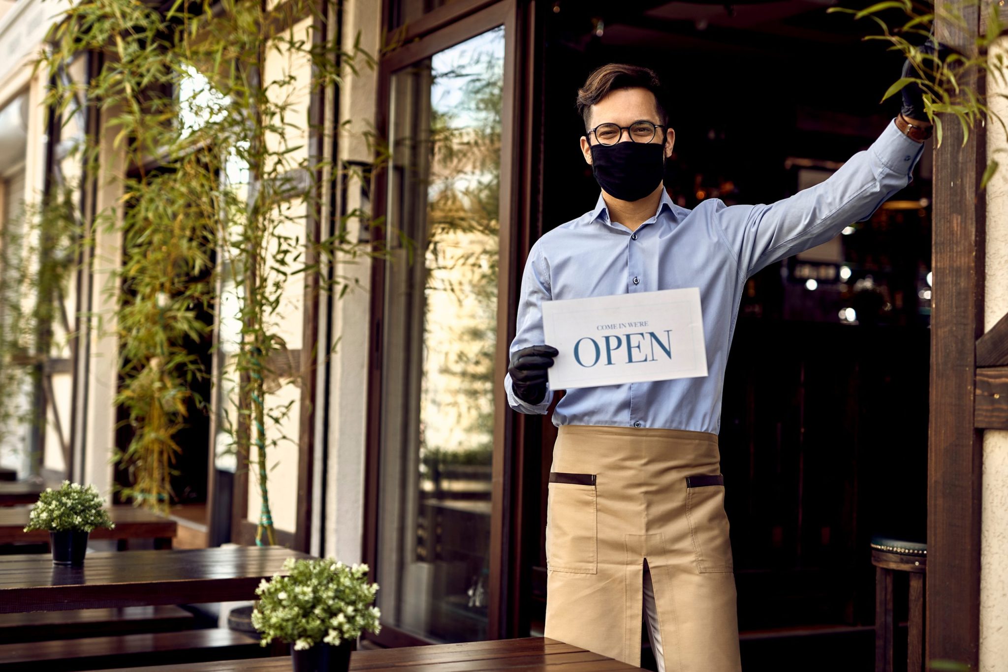 Franchise industry, franchisors, franchisees