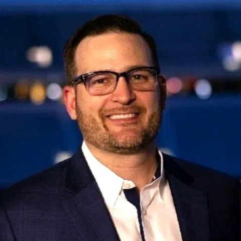 Scott Thompson, Radiance Holdings - Franchise News - HireWire