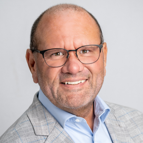 Franchise news - HireWire - Jim Howe, FASTSIGNS body