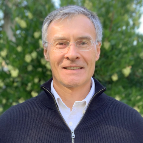 HireWire - Franchise News - Arkady Vitrouk, Ideal Siding FINAL