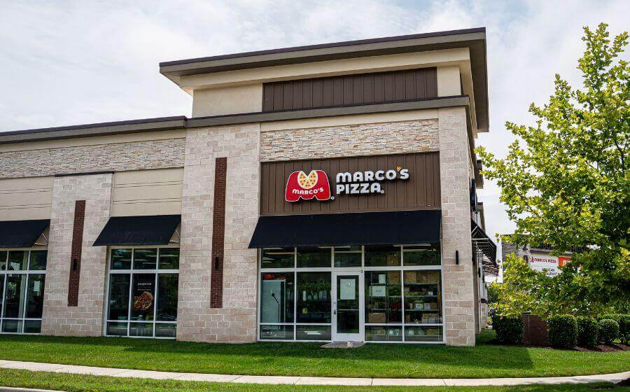 Exterior of a Maroc's Pizza franchise