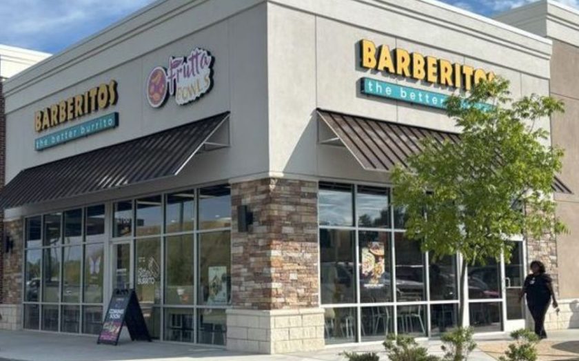 Exterior of Barbeitos and Frutta Bowls location