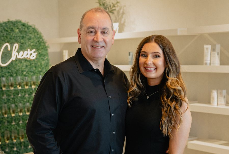 FACE FOUNDRIE father-daughter franchisees Bob and Kera Hamilton SCALED