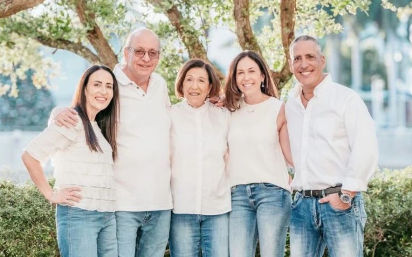 ComForCare franchisee Scott Greenberg and his family